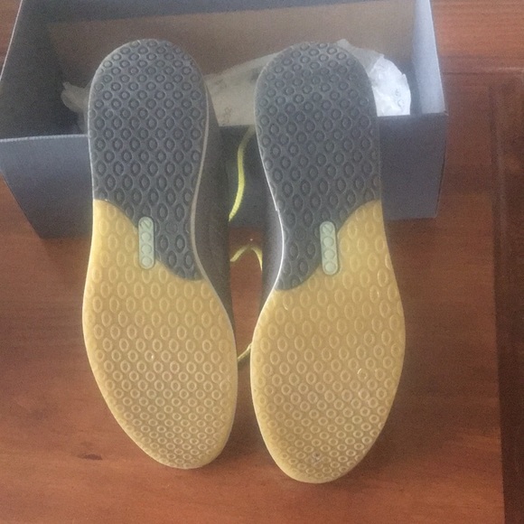 Ecco size 7 Gray Leather Casual Shoes - Picture 10 of 11